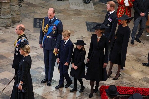 According to royal correspondents, until the very end, their parents, Prince William and Kate, hesitated whether their beloved great-grandmother's funeral was the right place for them, but their sense of duty prevailed.