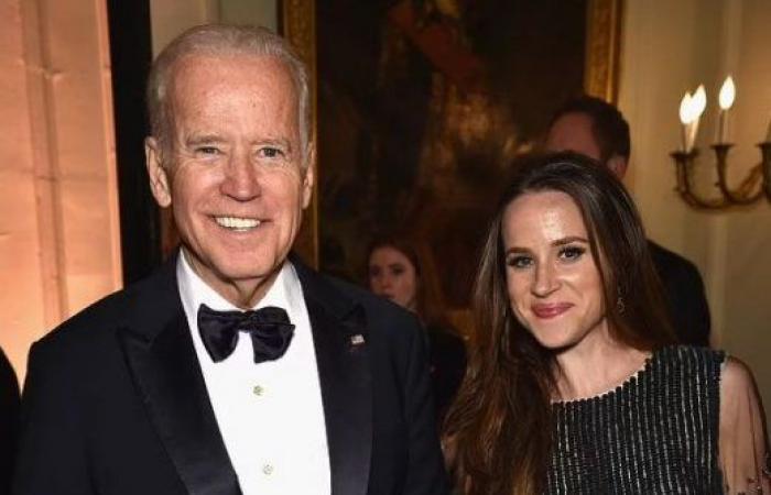Biden’s daughter admits in a diary about sexual addiction and showers with him